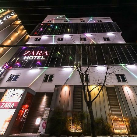 Hotel Zara Changwon Bagian luar foto