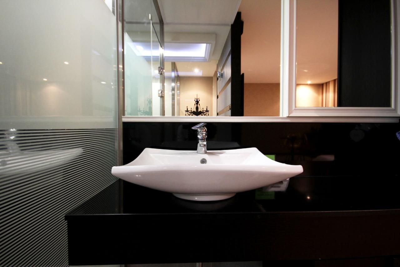 Hotel Zara Changwon Bagian luar foto