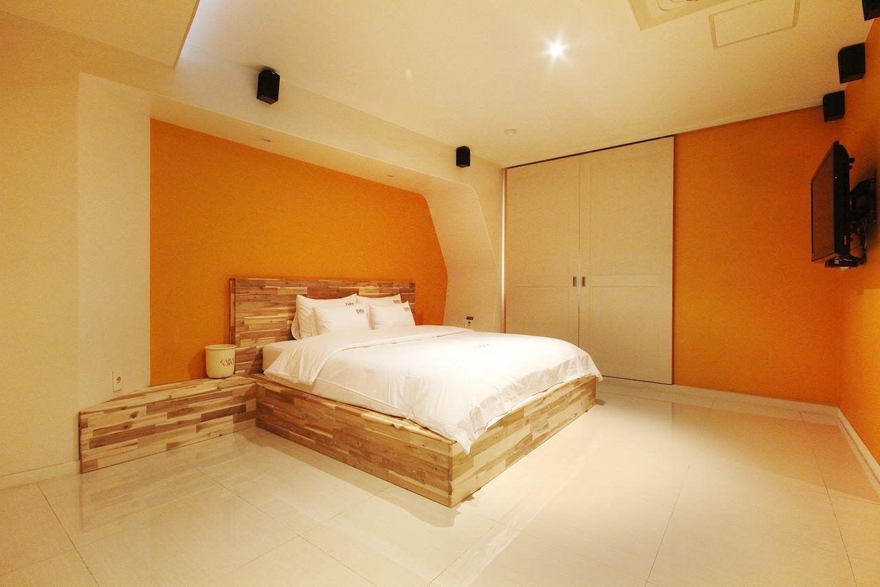 Hotel Zara Changwon Bagian luar foto