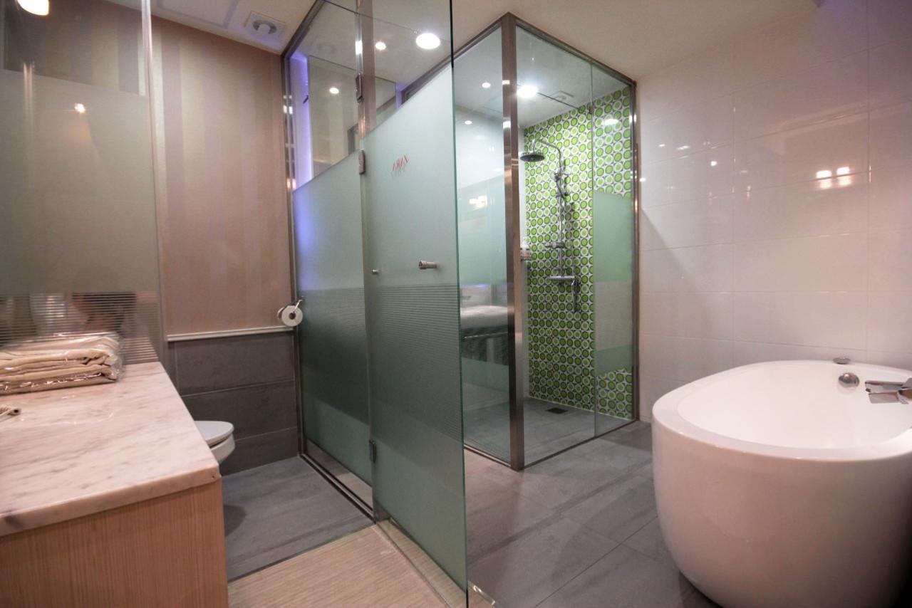 Hotel Zara Changwon Bagian luar foto