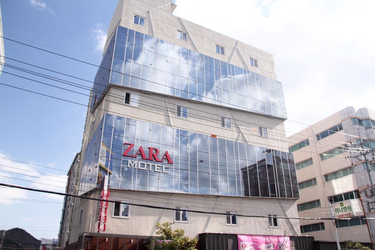 Hotel Zara Changwon Bagian luar foto