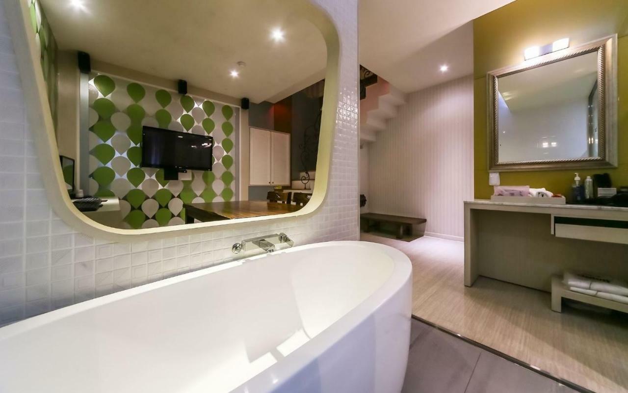 Hotel Zara Changwon Bagian luar foto