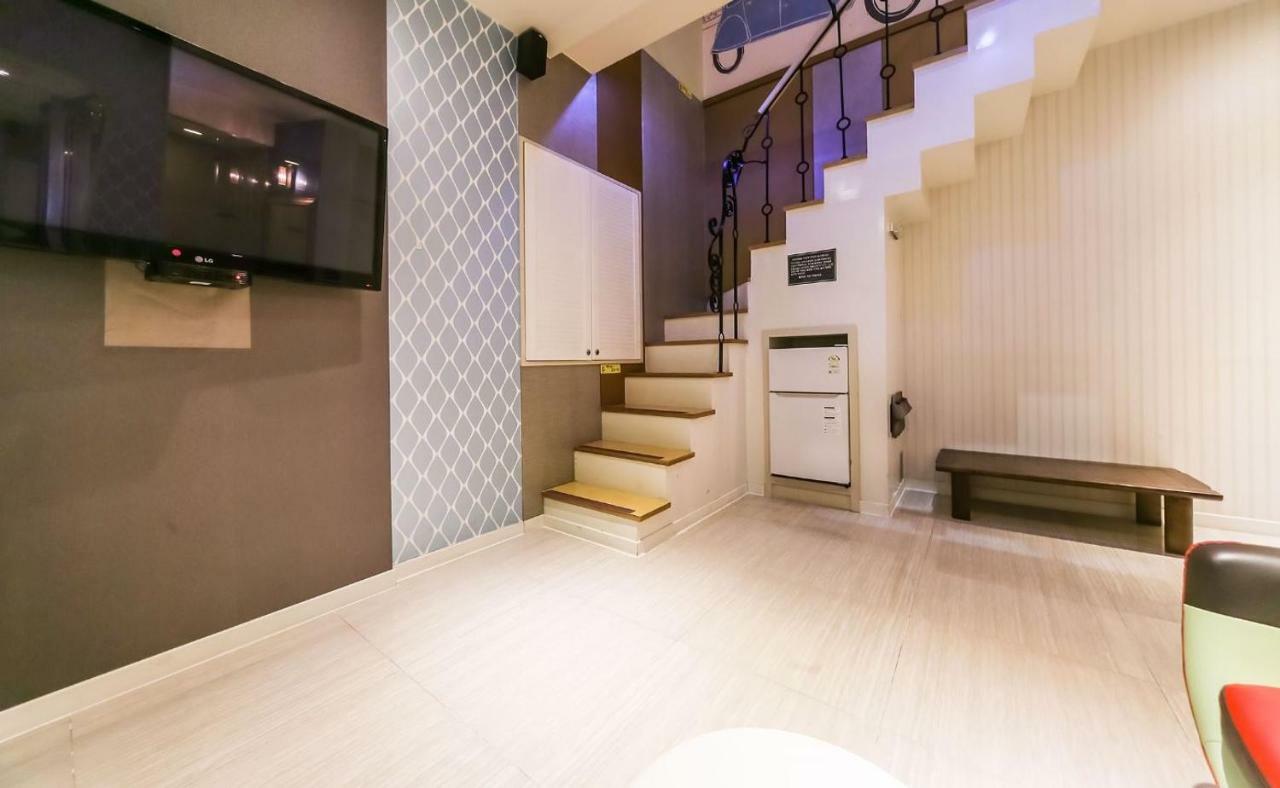Hotel Zara Changwon Bagian luar foto