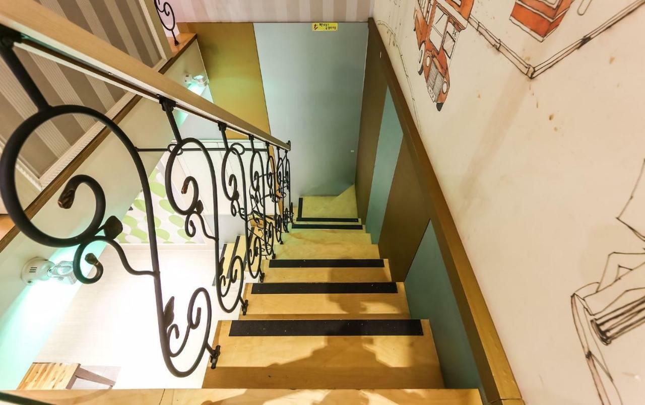 Hotel Zara Changwon Bagian luar foto
