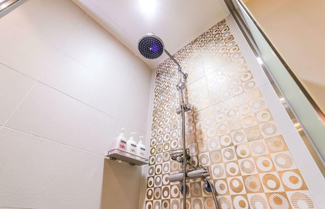 Hotel Zara Changwon Bagian luar foto