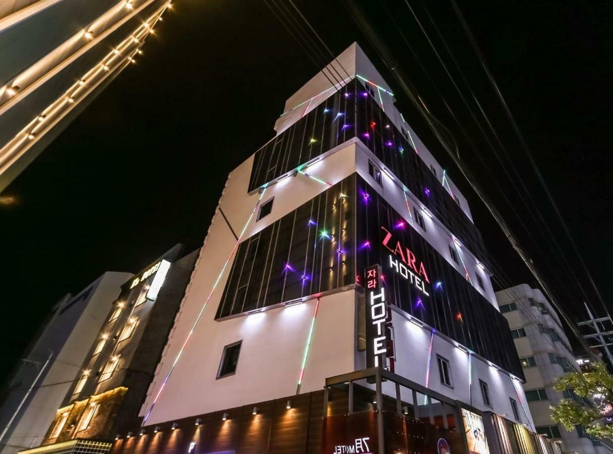Hotel Zara Changwon Bagian luar foto