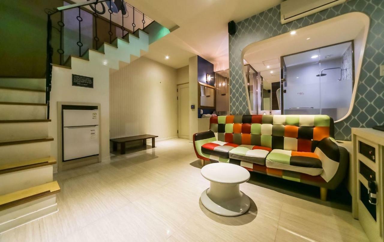 Hotel Zara Changwon Bagian luar foto