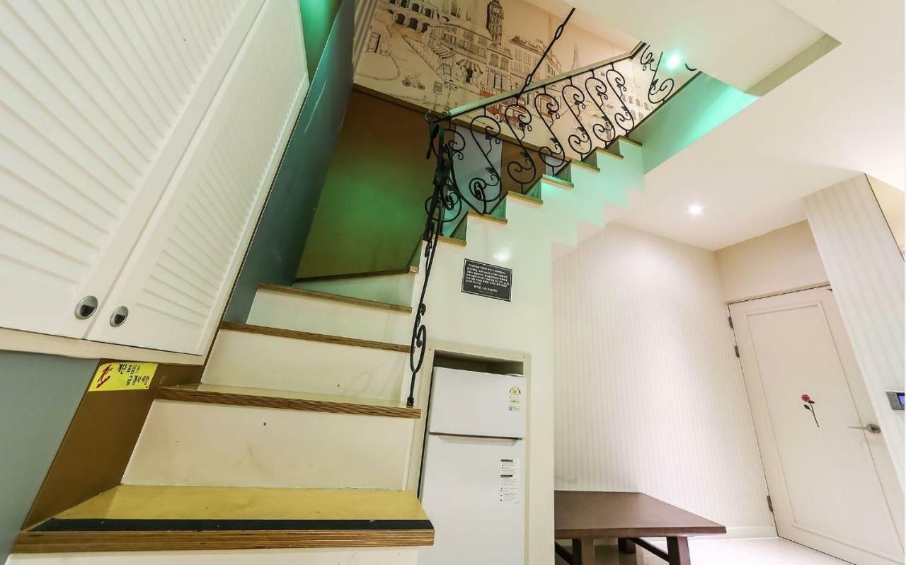 Hotel Zara Changwon Bagian luar foto