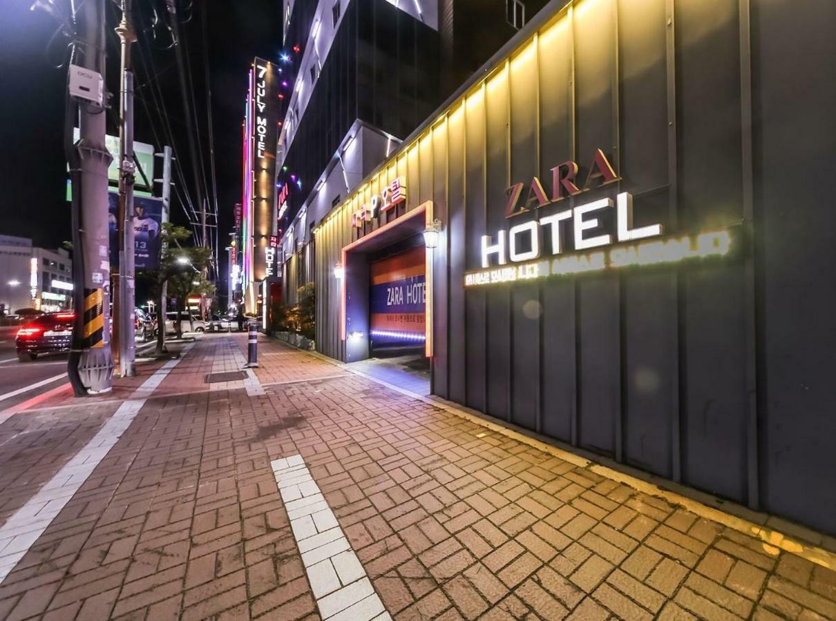 Hotel Zara Changwon Bagian luar foto